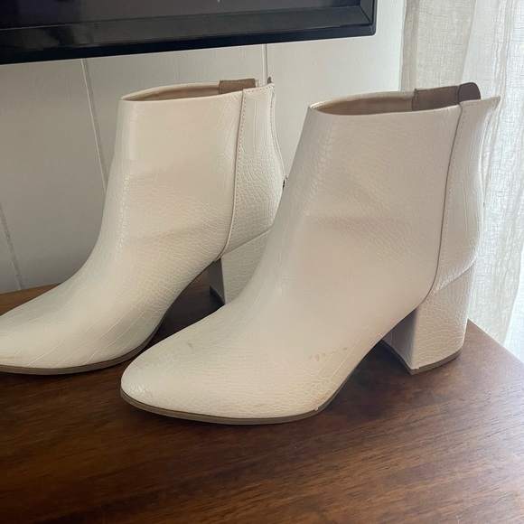 White Snakeskin Boots - Picture 1 of 7